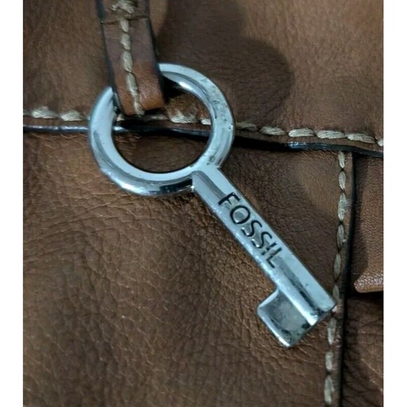 Fossil Camel Brown Leather Medium Shoulder Bag w/ Key - Picture 2 of 16